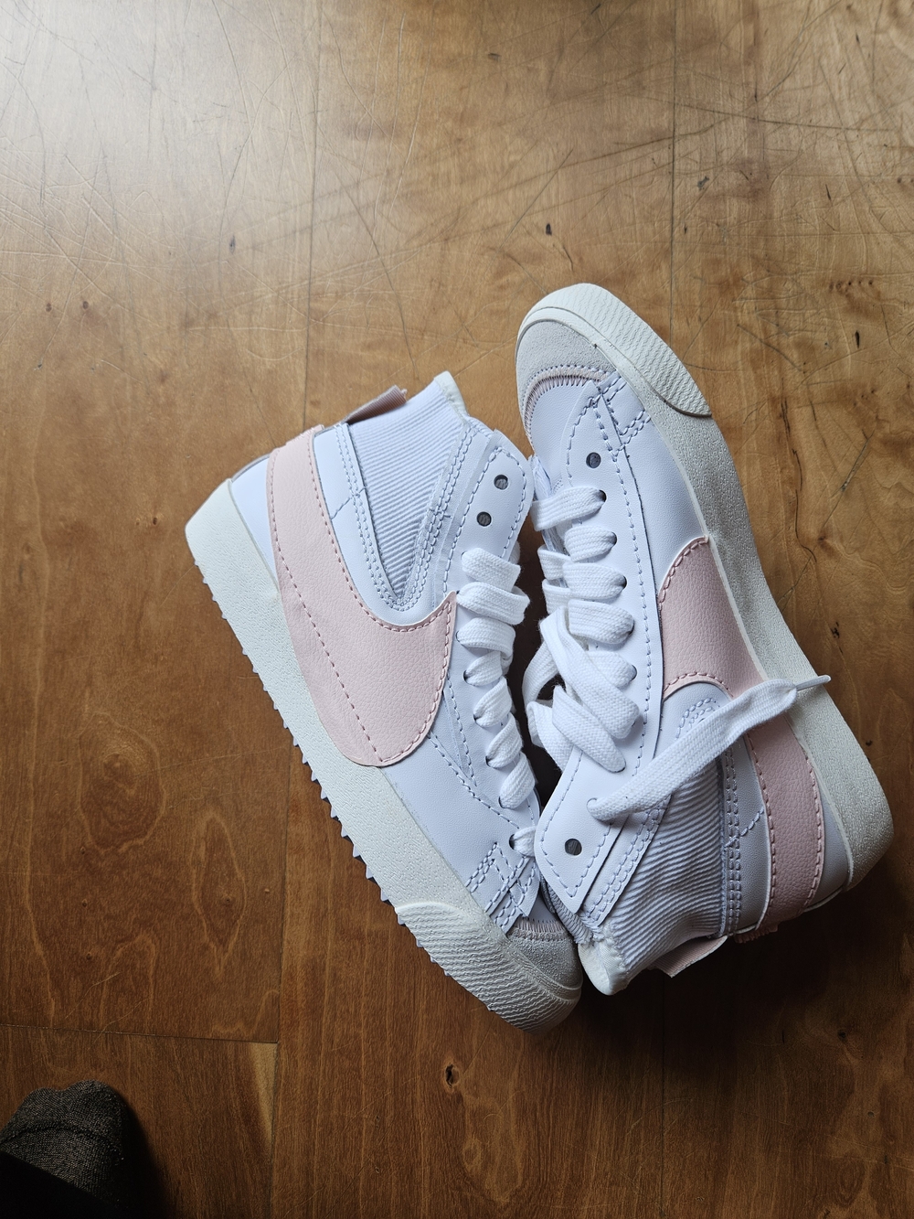 Nike Women’s White & Blush Low-Top Sneakers